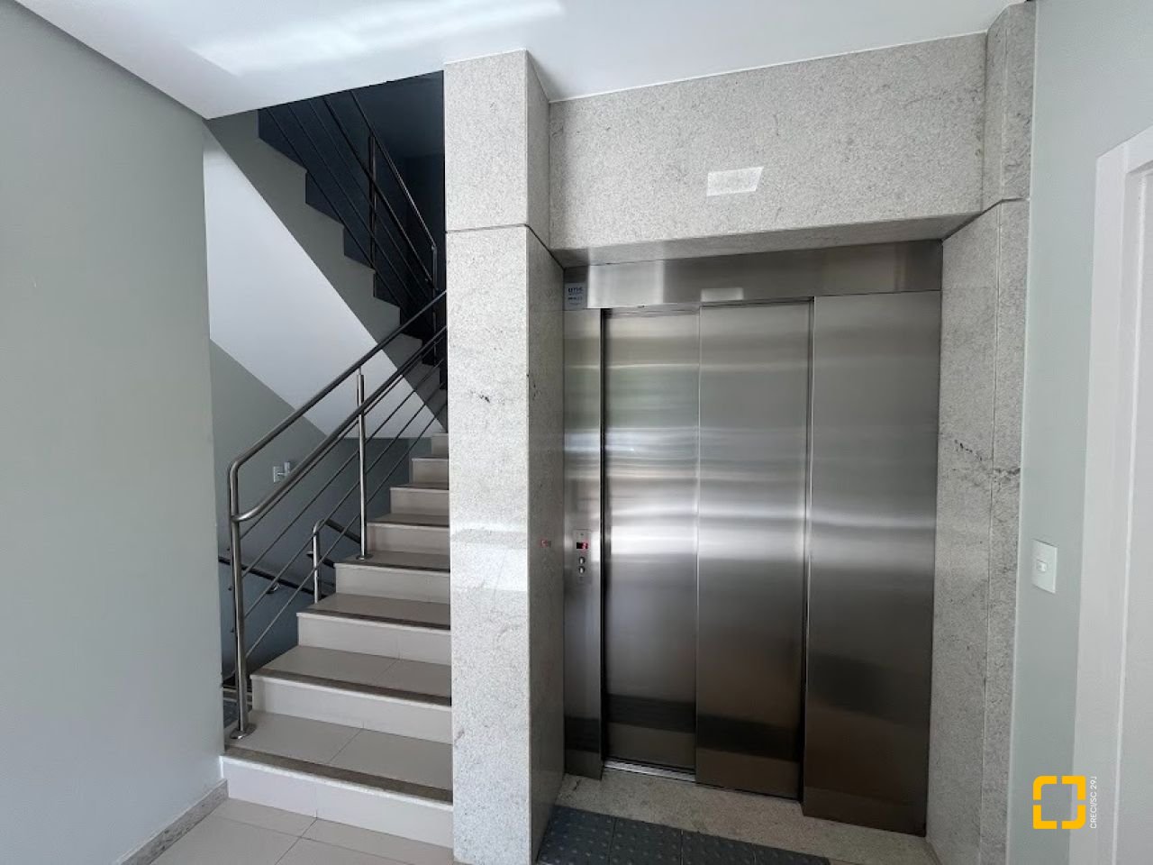 Apartamento com 72m², 3 quartos (sendo 1 suíte), 1 garagem, no bairro Jurerê Internacional em Florianópolis