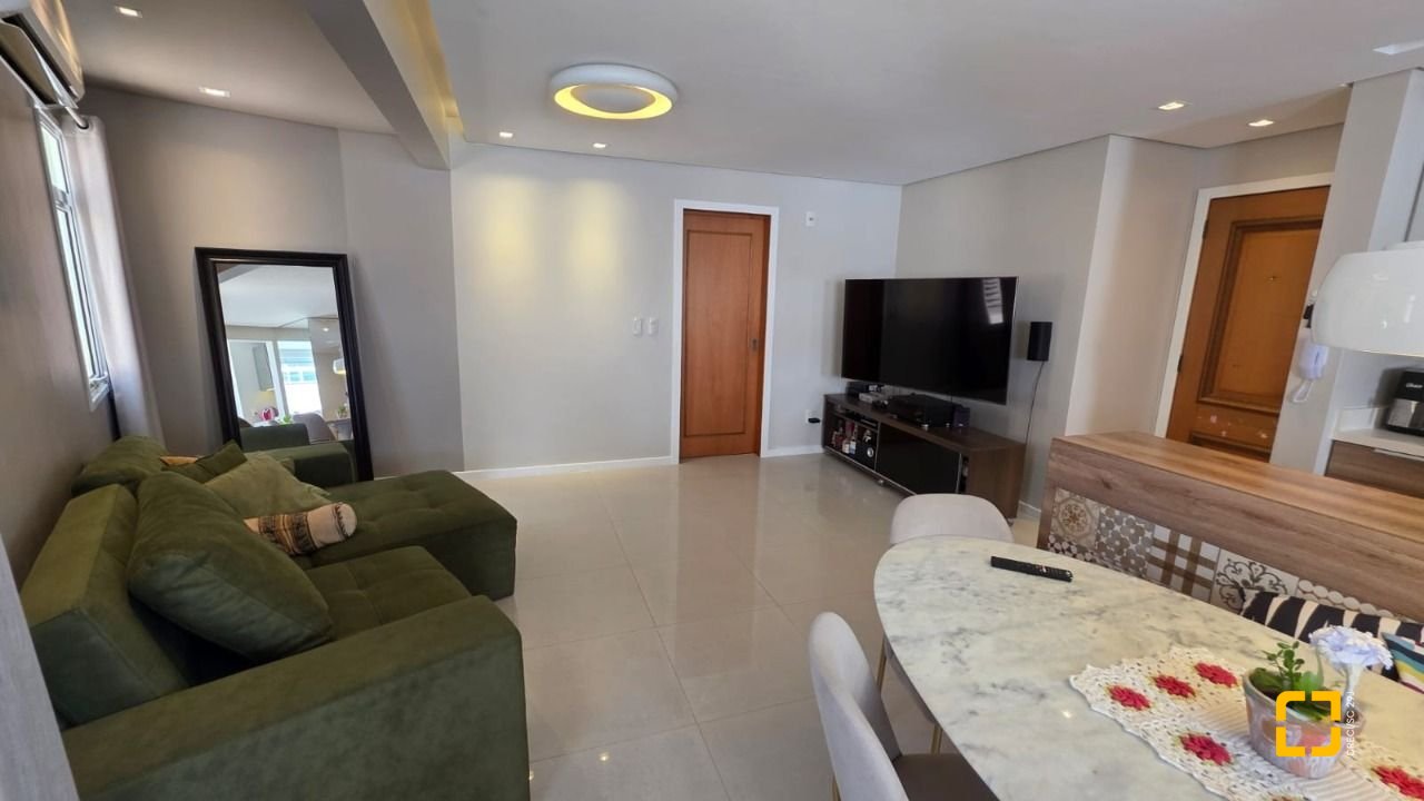 Apartamento com 91m², 4 quartos (sendo 1 suíte), 2 garagens, no bairro Trindade em Florianópolis