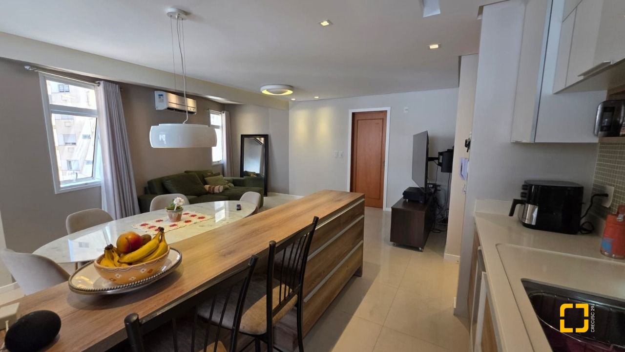 Apartamento com 91m², 4 quartos (sendo 1 suíte), 2 garagens, no bairro Trindade em Florianópolis