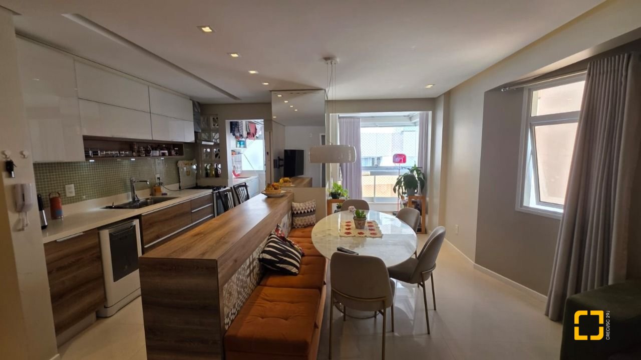 Apartamento com 91m², 4 quartos (sendo 1 suíte), 2 garagens, no bairro Trindade em Florianópolis