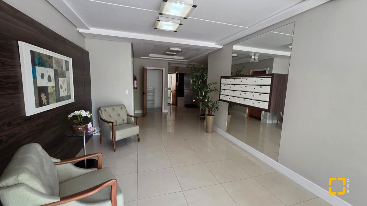 Apartamento com 91m², 4 quartos (sendo 1 suíte), 2 garagens, no bairro Trindade em Florianópolis