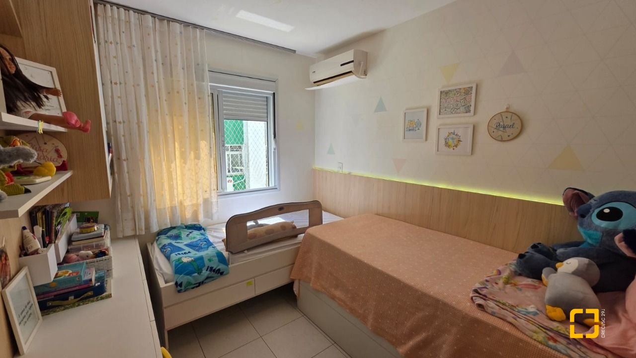 Apartamento com 91m², 4 quartos (sendo 1 suíte), 2 garagens, no bairro Trindade em Florianópolis