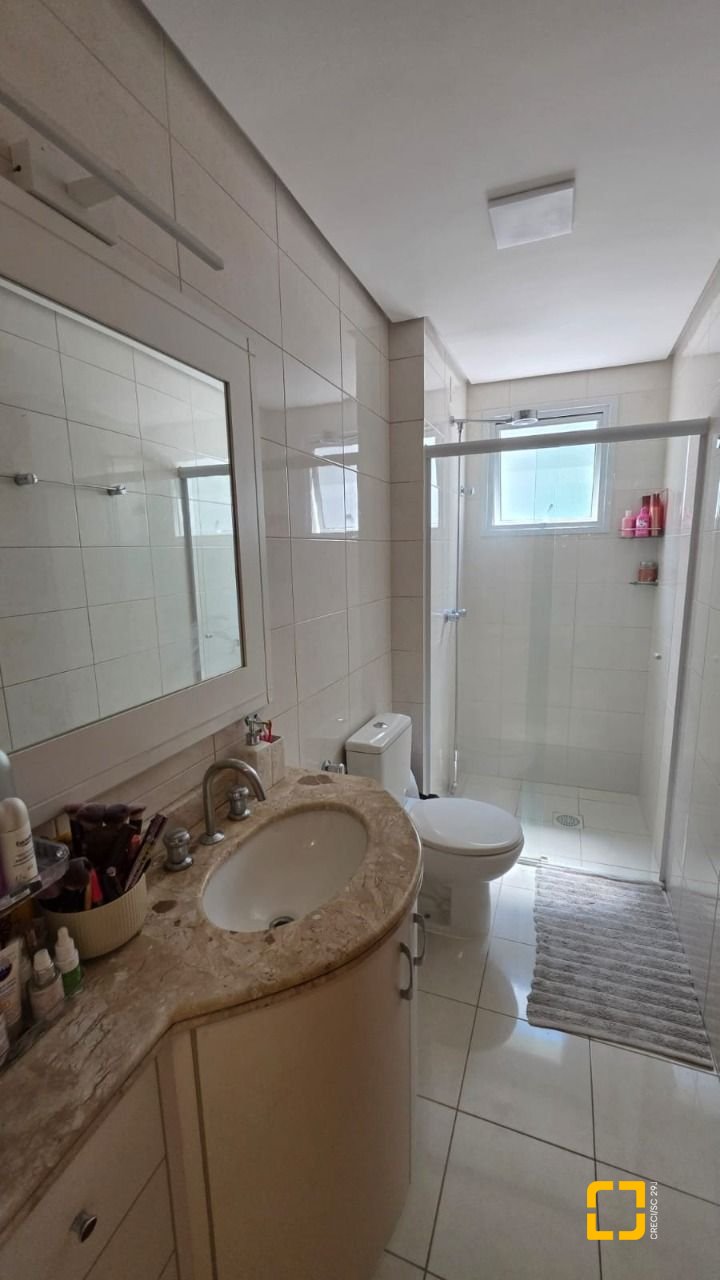 Apartamento com 91m², 4 quartos (sendo 1 suíte), 2 garagens, no bairro Trindade em Florianópolis