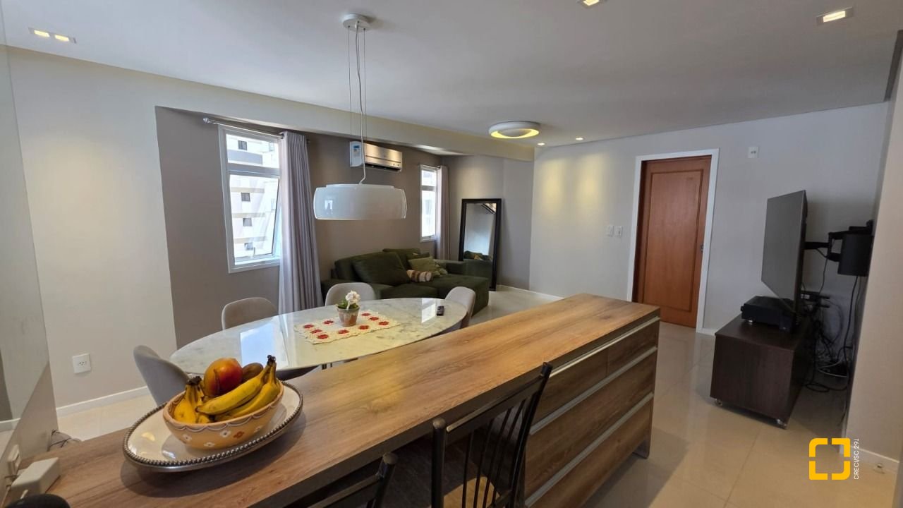 Apartamento com 91m², 4 quartos (sendo 1 suíte), 2 garagens, no bairro Trindade em Florianópolis