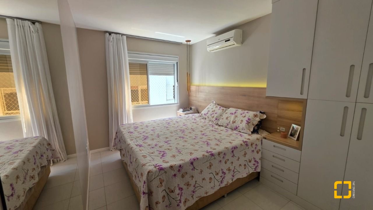 Apartamento com 91m², 4 quartos (sendo 1 suíte), 2 garagens, no bairro Trindade em Florianópolis