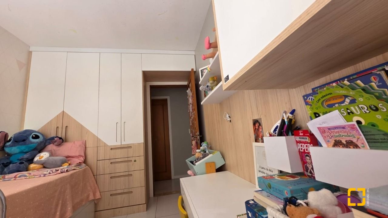 Apartamento com 91m², 4 quartos (sendo 1 suíte), 2 garagens, no bairro Trindade em Florianópolis