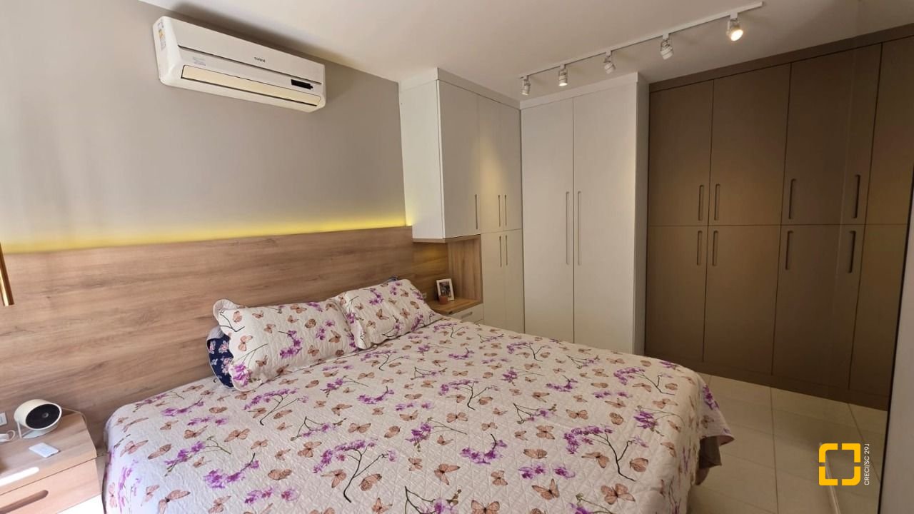 Apartamento com 91m², 4 quartos (sendo 1 suíte), 2 garagens, no bairro Trindade em Florianópolis