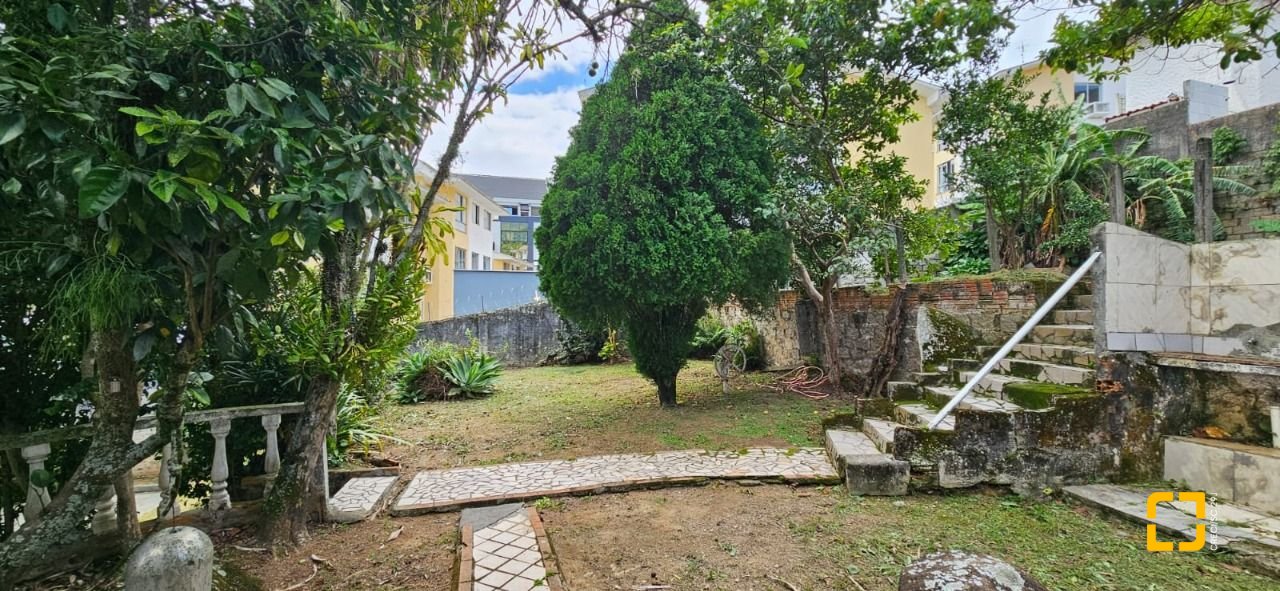 Casa com 288m², 4 garagens, no bairro Saco dos Limões em Florianópolis