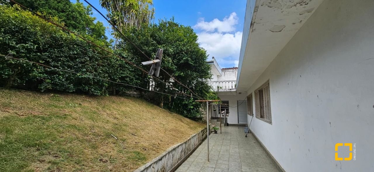 Casa com 288m², 4 garagens, no bairro Saco dos Limões em Florianópolis
