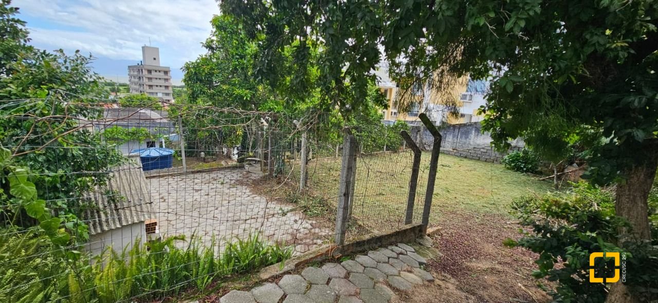 Casa com 288m², 4 garagens, no bairro Saco dos Limões em Florianópolis