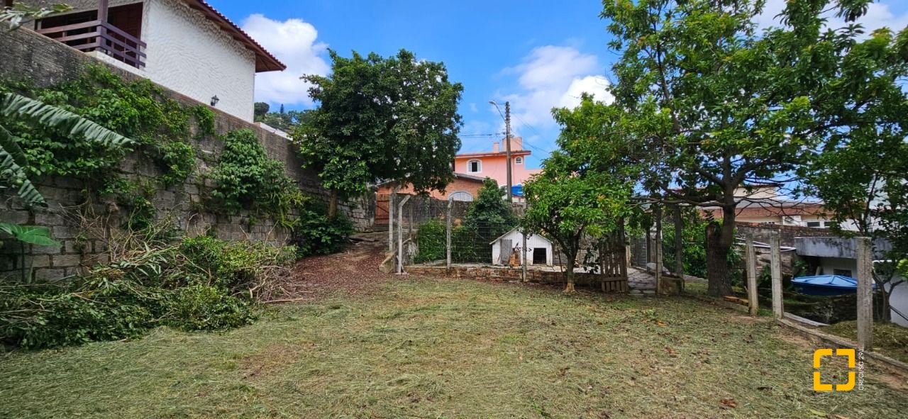 Casa com 288m², 4 garagens, no bairro Saco dos Limões em Florianópolis