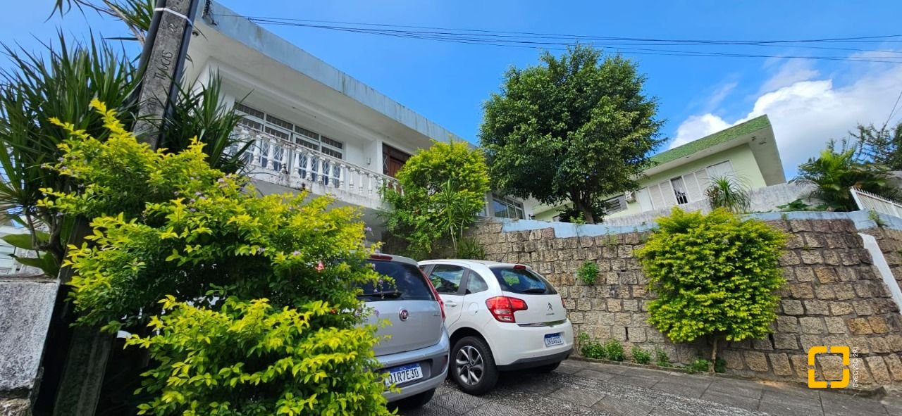 Casa com 288m², 4 garagens, no bairro Saco dos Limões em Florianópolis