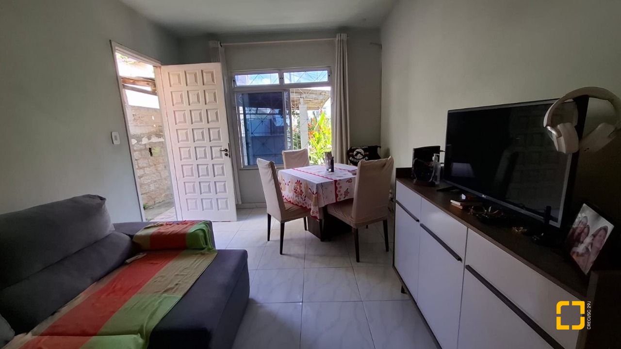 Casa com 70m², 3 quartos, 1 garagem, no bairro Barreiros em São José