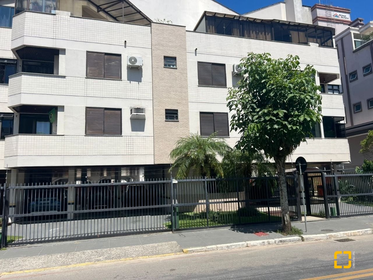 Apartamento com 75m², 3 quartos (sendo 1 suíte), 1 garagem, no bairro Canasvieiras em Florianópolis