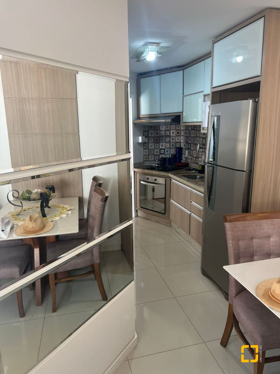 Apartamento com 75m², 3 quartos (sendo 1 suíte), 1 garagem, no bairro Canasvieiras em Florianópolis
