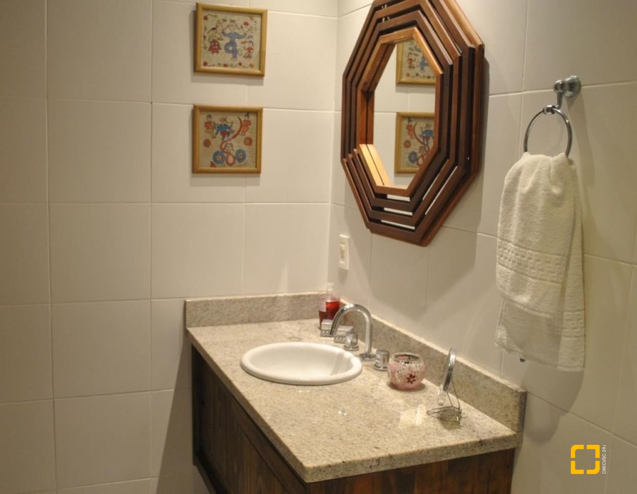 Casa com 322m², 7 quartos (sendo 7 suítes), 8 garagens, no bairro Açores em Florianópolis