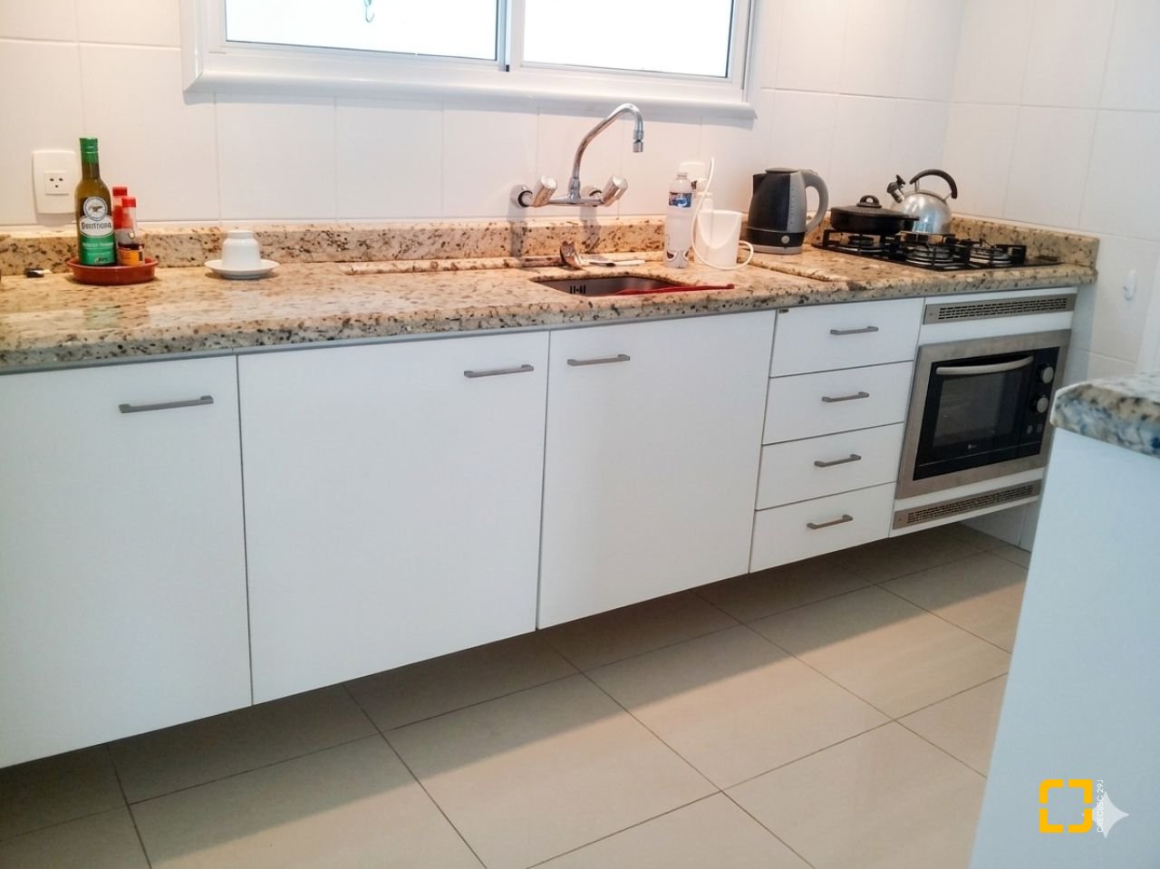 Casa de Condomínio com 103m², 4 quartos (sendo 2 suítes), 1 garagem, no bairro Canasvieiras em Florianópolis