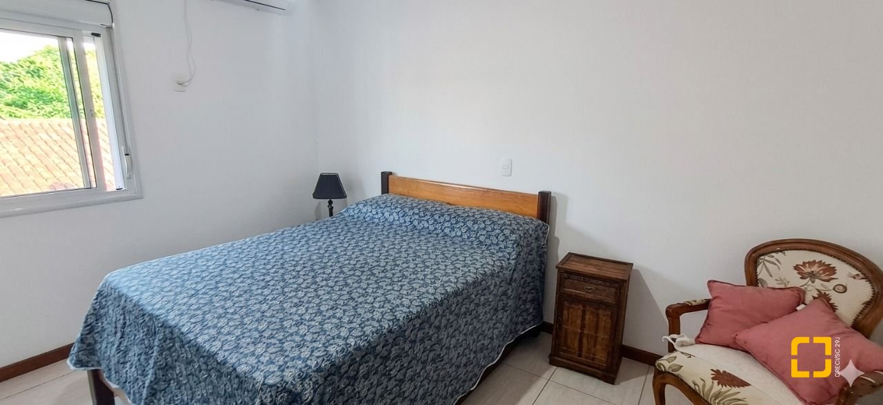 Casa de Condomínio com 103m², 4 quartos (sendo 2 suítes), 1 garagem, no bairro Canasvieiras em Florianópolis