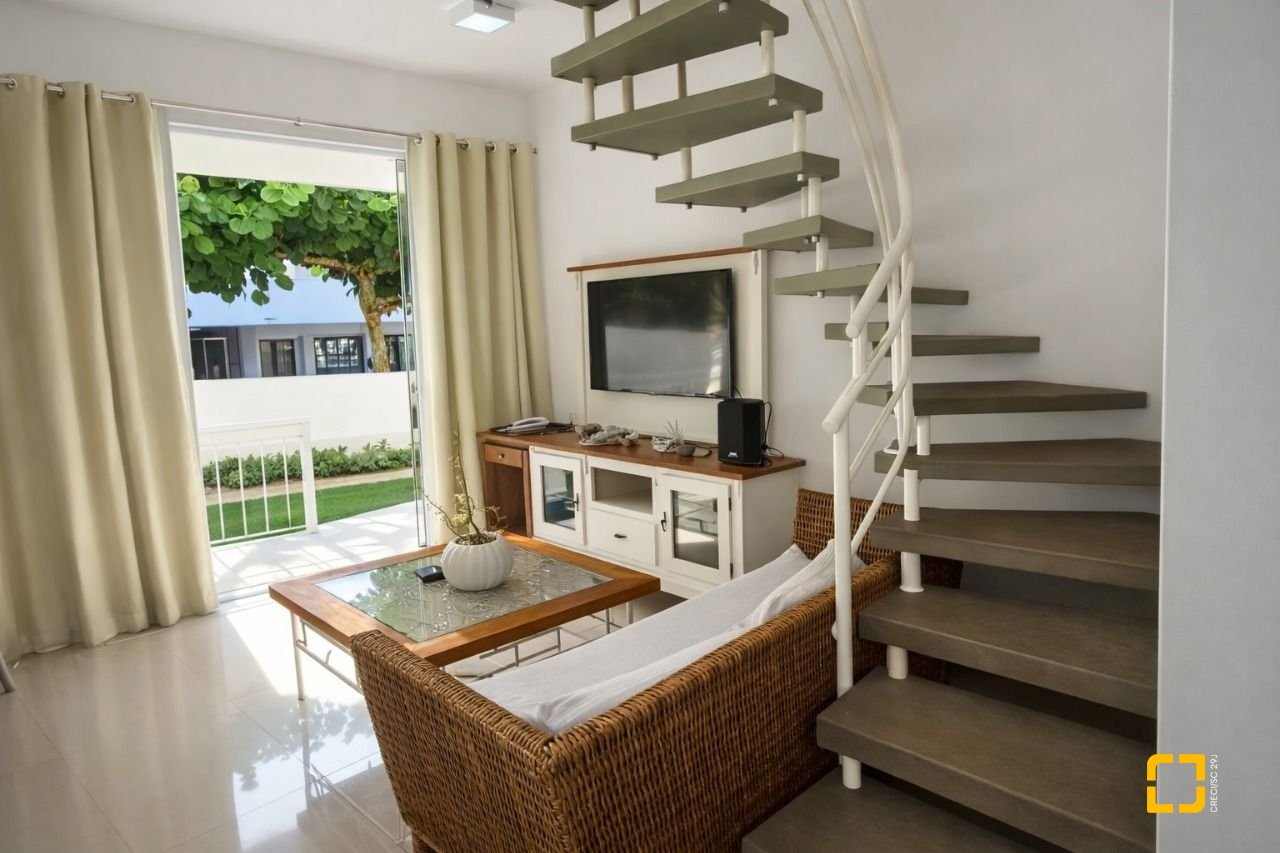 Casa de Condomínio com 103m², 4 quartos (sendo 2 suítes), 1 garagem, no bairro Canasvieiras em Florianópolis