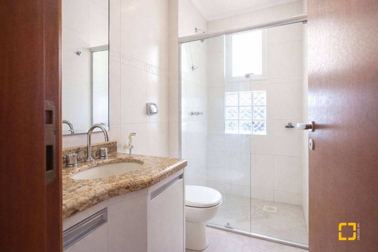 Casa de Condomínio com 103m², 4 quartos (sendo 2 suítes), 1 garagem, no bairro Canasvieiras em Florianópolis