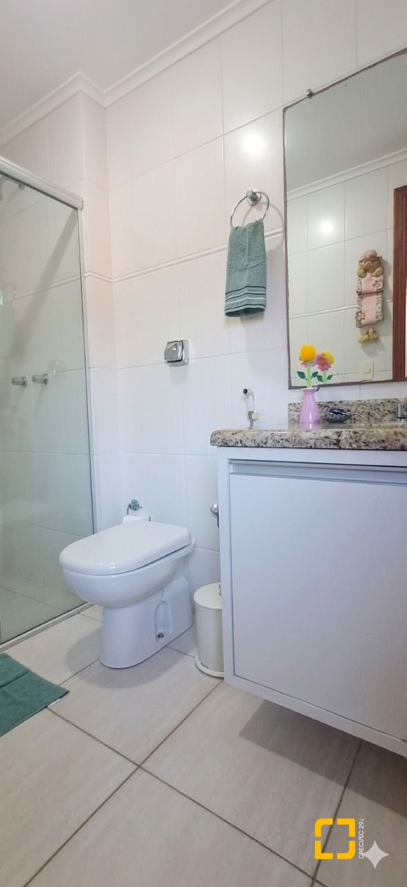Casa de Condomínio com 103m², 4 quartos (sendo 2 suítes), 1 garagem, no bairro Canasvieiras em Florianópolis