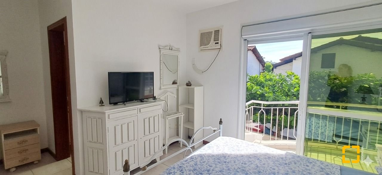 Casa de Condomínio com 103m², 2 quartos (sendo 2 suítes), 1 garagem, no bairro Canasvieiras em Florianópolis