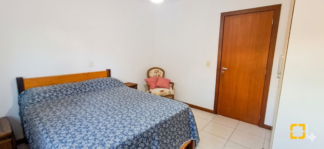 Casa de Condomínio com 103m², 2 quartos (sendo 2 suítes), 1 garagem, no bairro Canasvieiras em Florianópolis