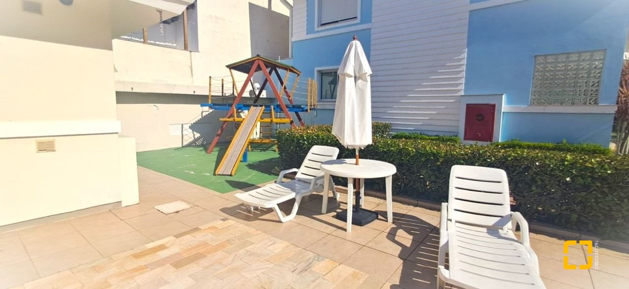 Casa de Condomínio com 103m², 2 quartos (sendo 2 suítes), 1 garagem, no bairro Canasvieiras em Florianópolis