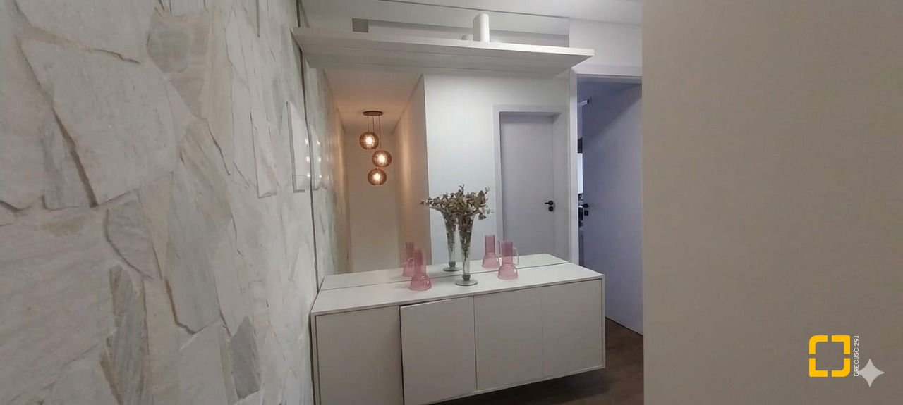 Casa com 162m², 6 quartos (sendo 3 suítes), 2 garagens, no bairro Campeche em Florianópolis