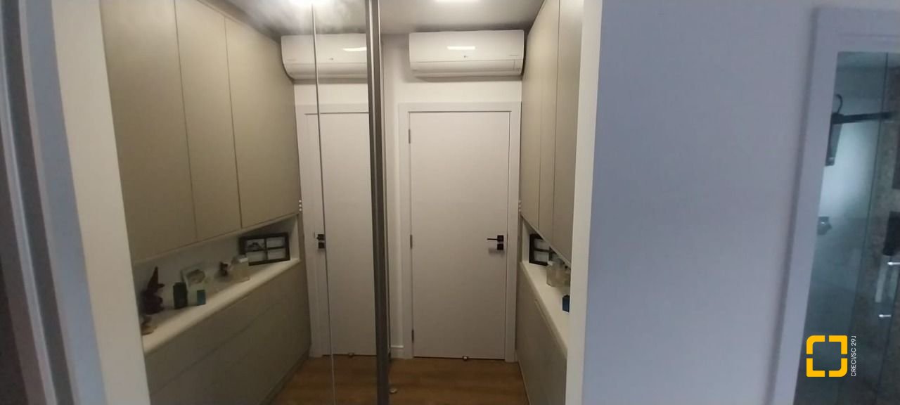 Casa com 162m², 6 quartos (sendo 3 suítes), 2 garagens, no bairro Campeche em Florianópolis