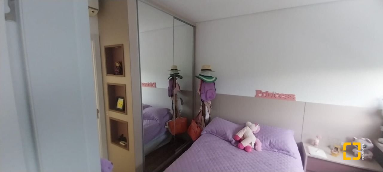 Casa com 162m², 6 quartos (sendo 3 suítes), 2 garagens, no bairro Campeche em Florianópolis