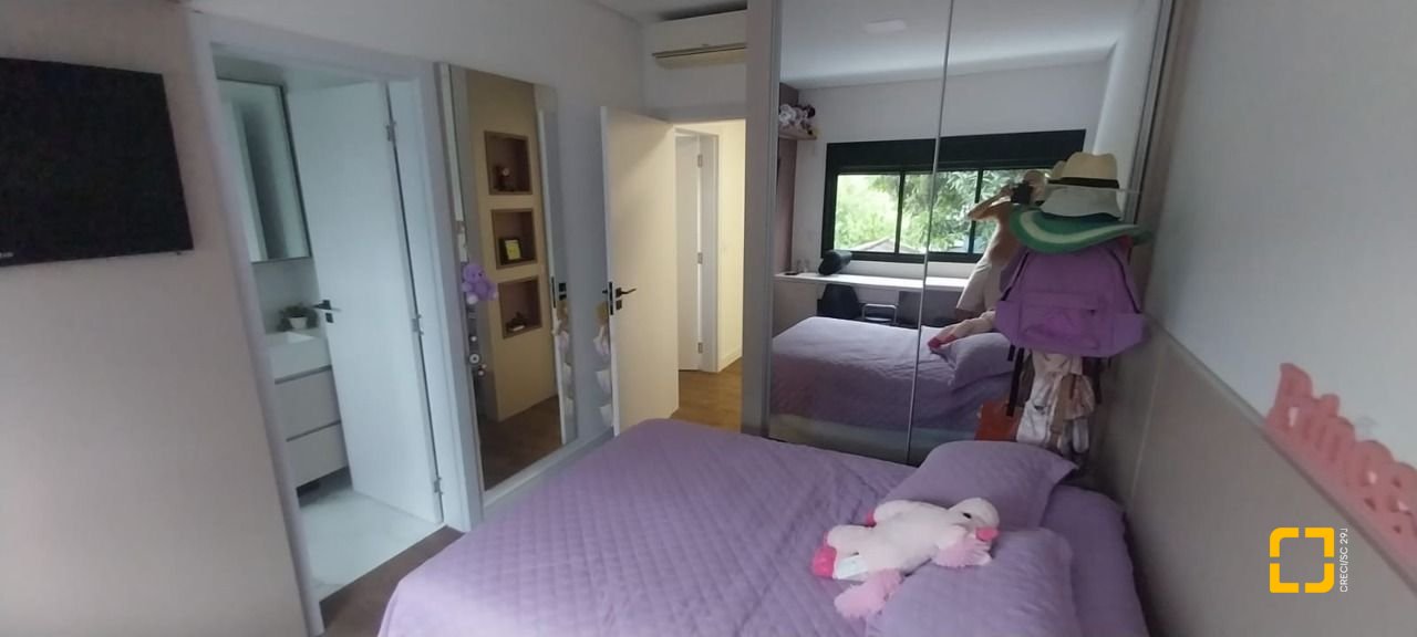 Casa com 162m², 6 quartos (sendo 3 suítes), 2 garagens, no bairro Campeche em Florianópolis