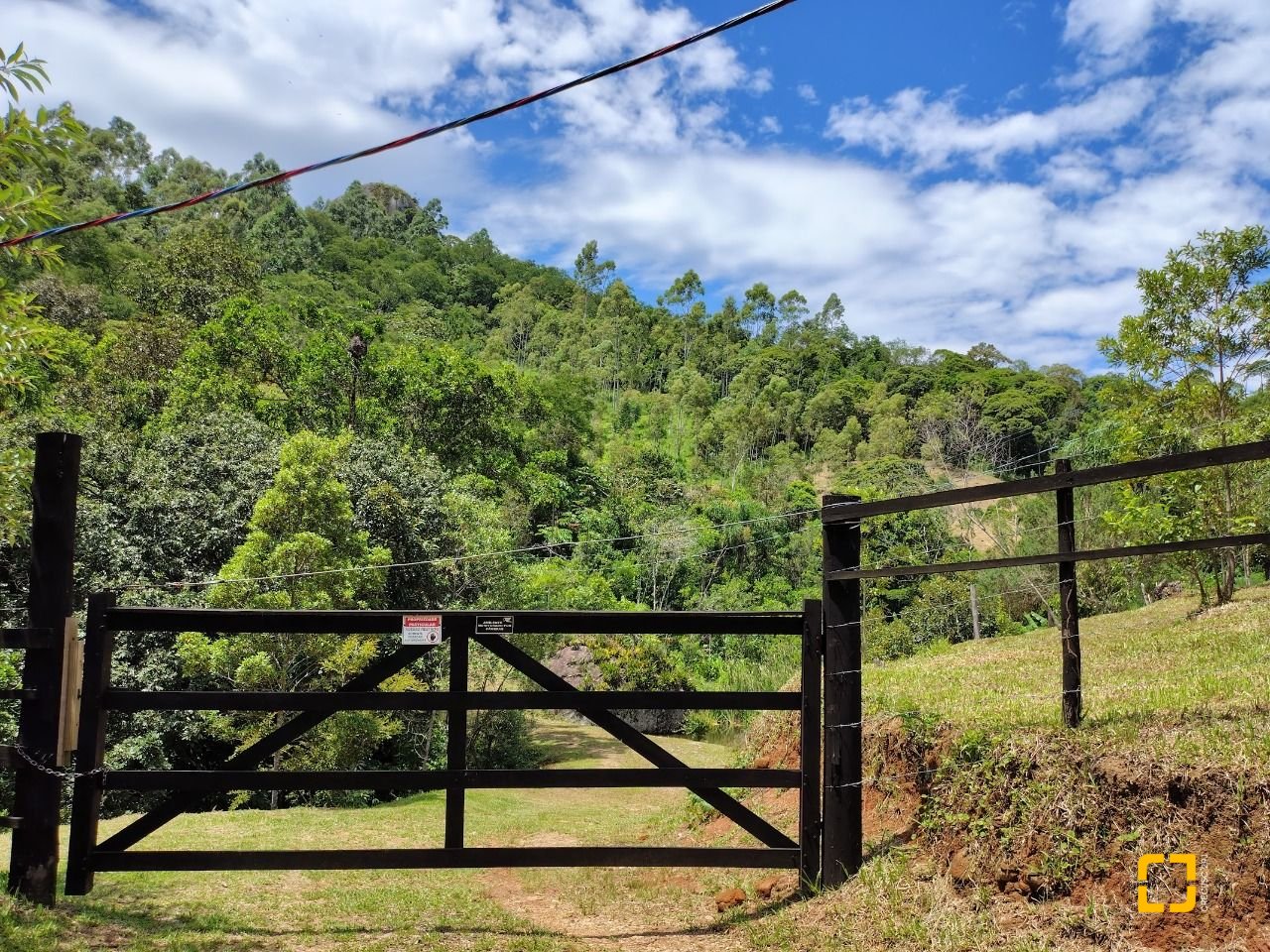 Sítio com 100m², 1 quarto, 3 garagens, no bairro Penha em Paulo Lopes
