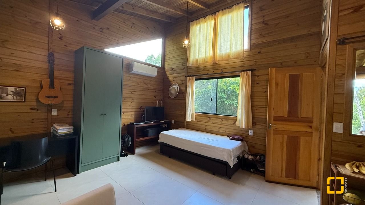 Sítio com 100m², 1 quarto, 3 garagens, no bairro Penha em Paulo Lopes