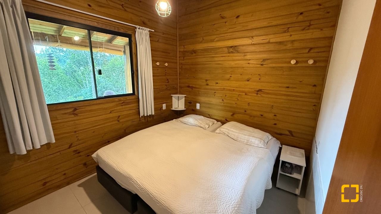 Sítio com 100m², 1 quarto, 3 garagens, no bairro Penha em Paulo Lopes