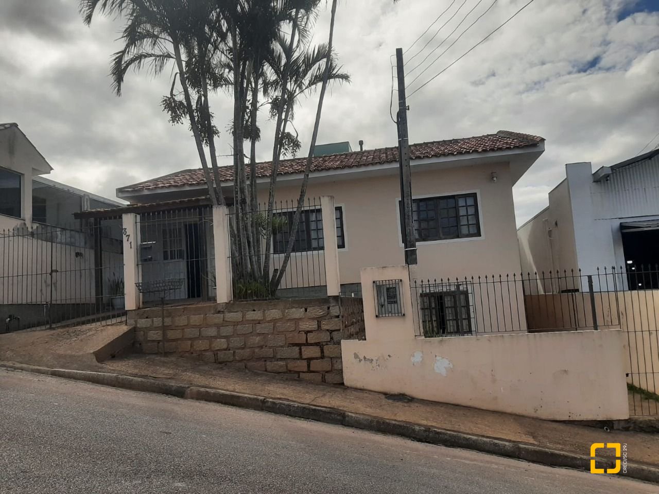 Casa com 150m², 3 quartos (sendo 1 suíte), 1 garagem, no bairro Serraria em São José