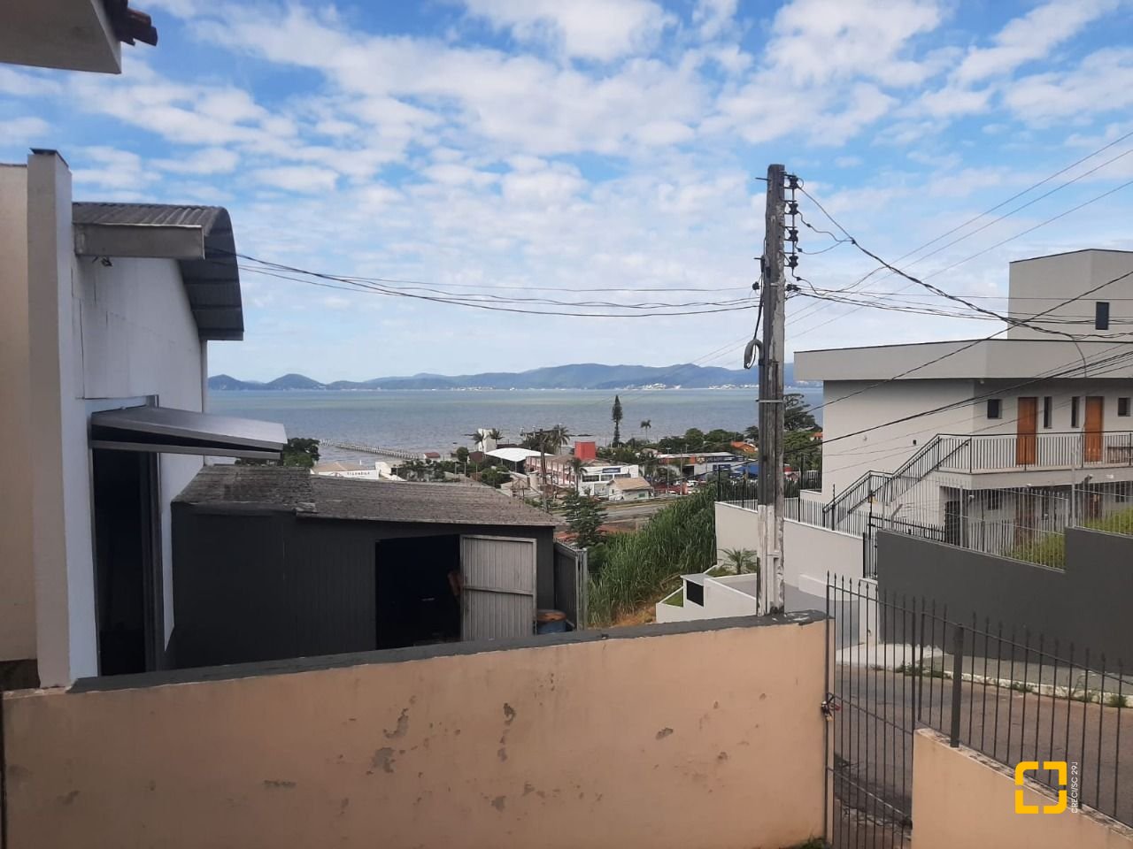 Casa com 150m², 3 quartos (sendo 1 suíte), 1 garagem, no bairro Serraria em São José