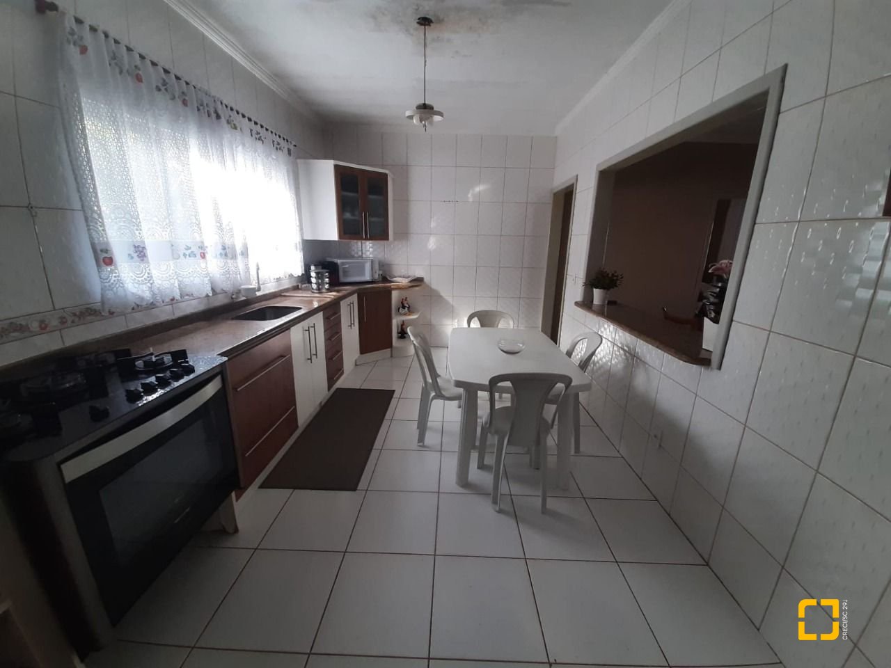 Casa com 150m², 3 quartos (sendo 1 suíte), 1 garagem, no bairro Serraria em São José