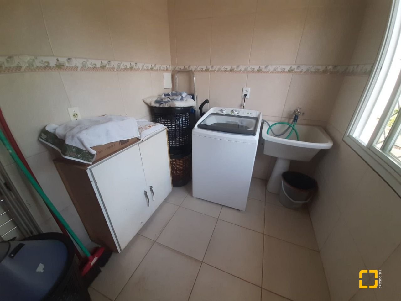 Casa com 150m², 3 quartos (sendo 1 suíte), 1 garagem, no bairro Serraria em São José