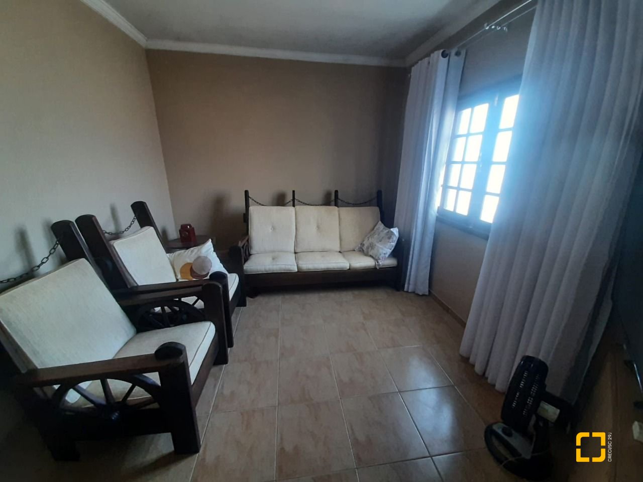 Casa com 150m², 3 quartos (sendo 1 suíte), 1 garagem, no bairro Serraria em São José