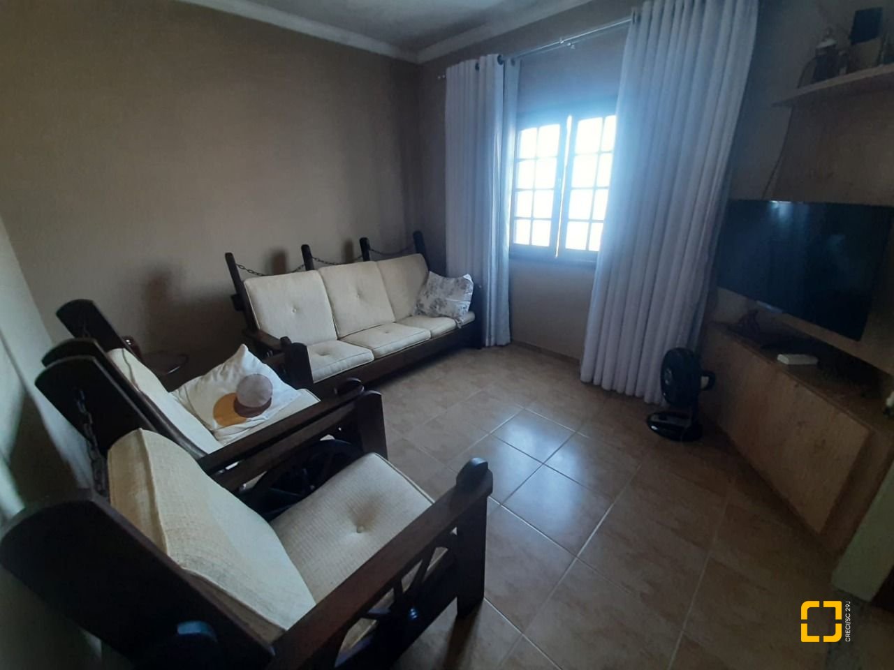 Casa com 150m², 3 quartos (sendo 1 suíte), 1 garagem, no bairro Serraria em São José
