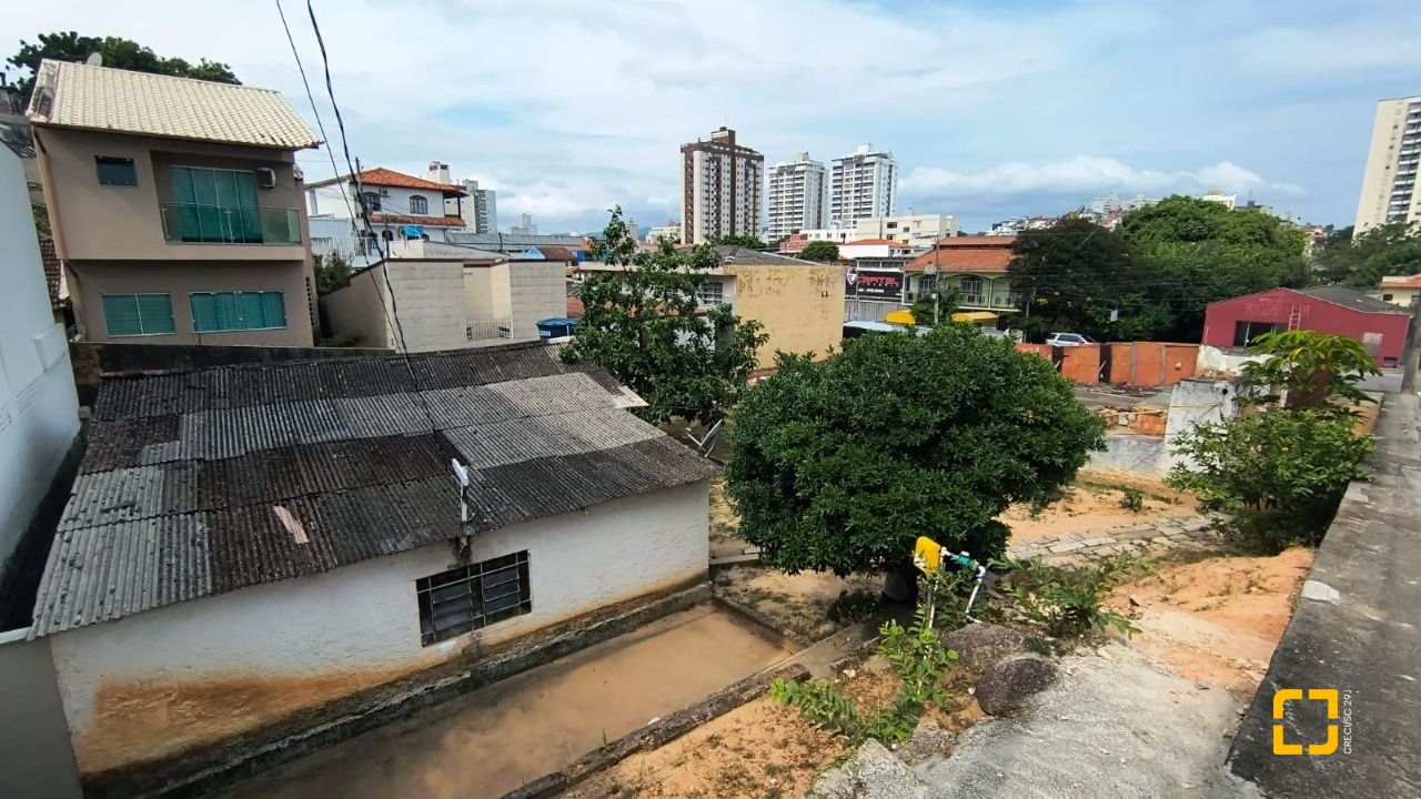 Terreno com 814m², no bairro Estreito em Florianópolis