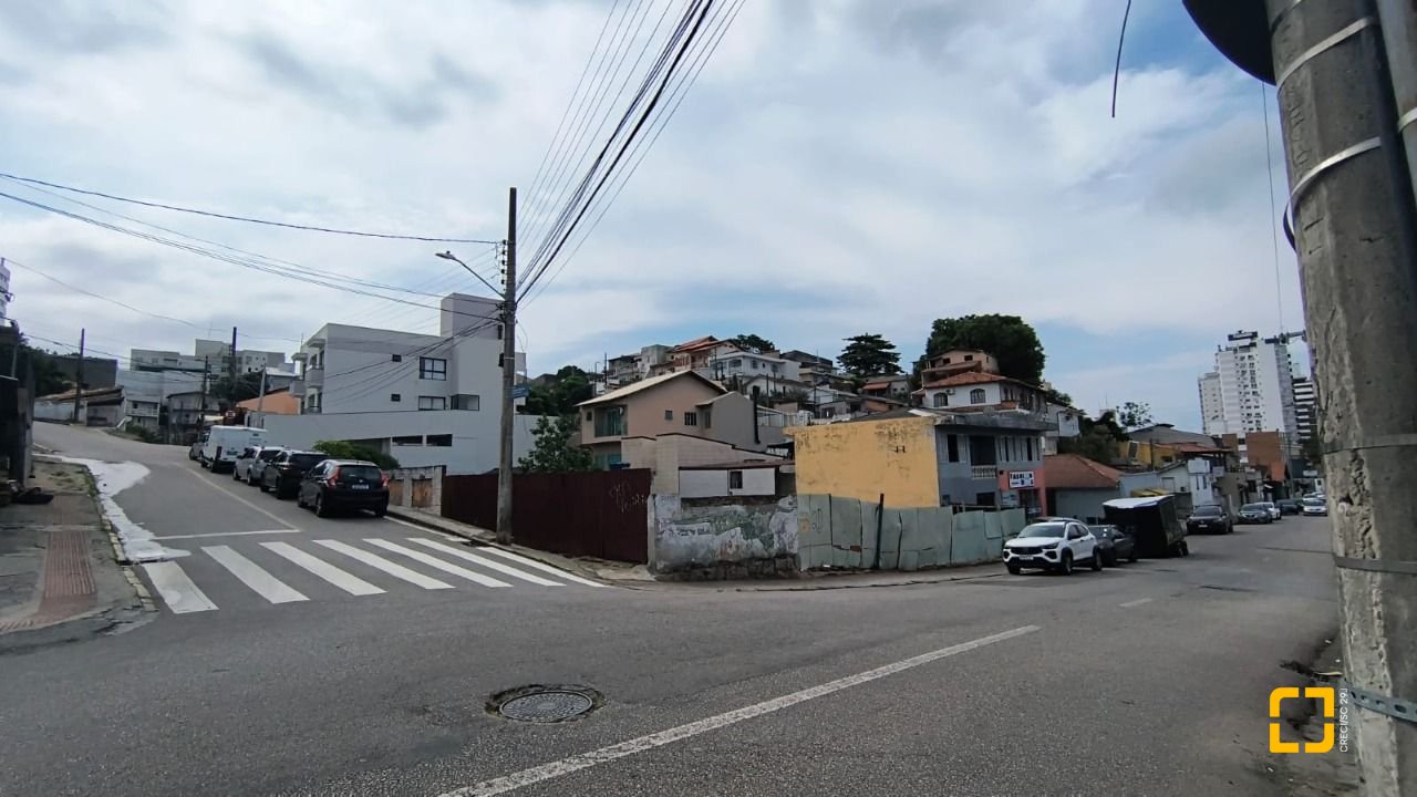Terreno com 814m², no bairro Estreito em Florianópolis