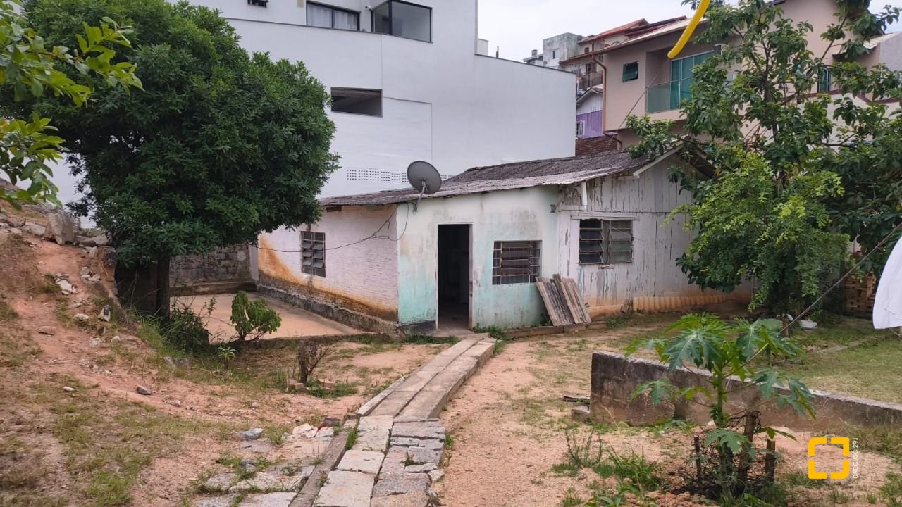 Terreno com 814m², no bairro Estreito em Florianópolis