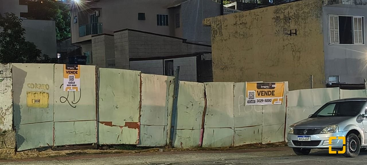 Terreno com 814m², no bairro Estreito em Florianópolis