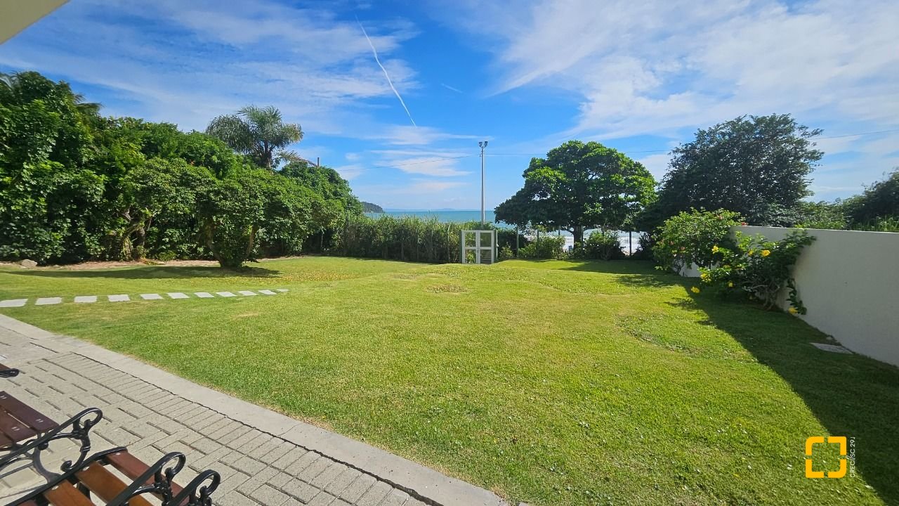 Apartamento com 101m², 4 quartos (sendo 1 suíte), 1 garagem, no bairro Canasvieiras em Florianópolis
