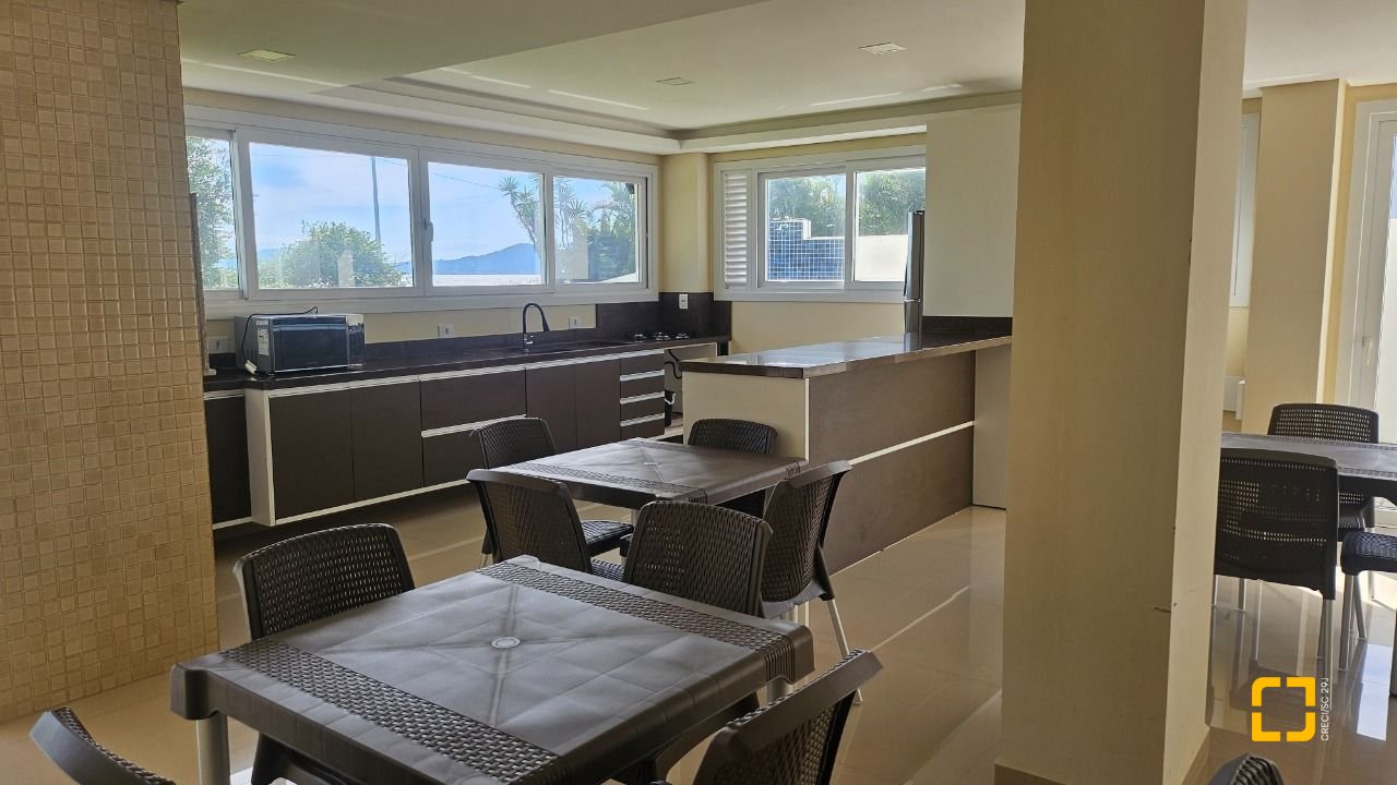 Apartamento com 101m², 4 quartos (sendo 1 suíte), 1 garagem, no bairro Canasvieiras em Florianópolis