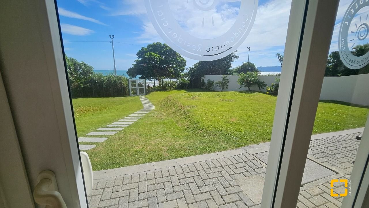 Apartamento com 101m², 4 quartos (sendo 1 suíte), 1 garagem, no bairro Canasvieiras em Florianópolis