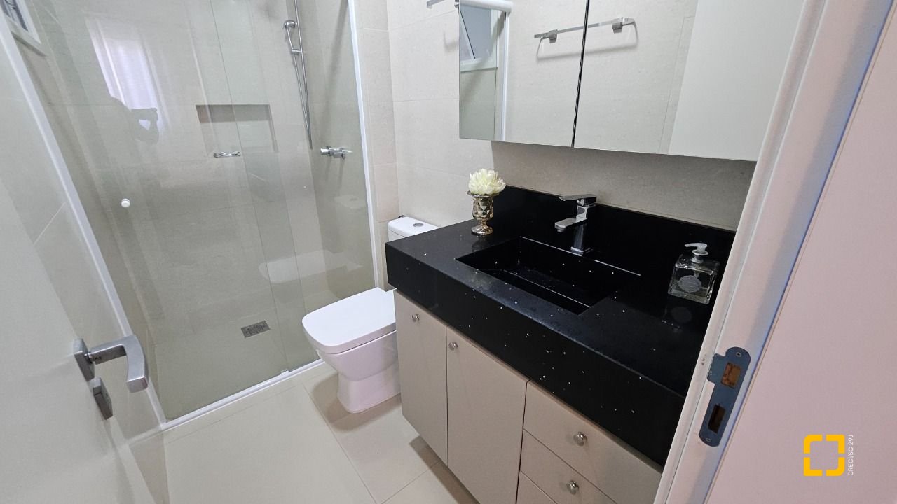 Apartamento com 101m², 4 quartos (sendo 1 suíte), 1 garagem, no bairro Canasvieiras em Florianópolis