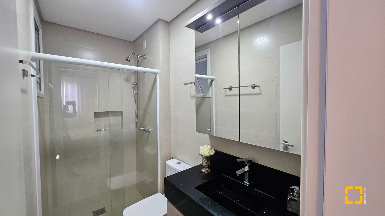 Apartamento com 101m², 4 quartos (sendo 1 suíte), 1 garagem, no bairro Canasvieiras em Florianópolis